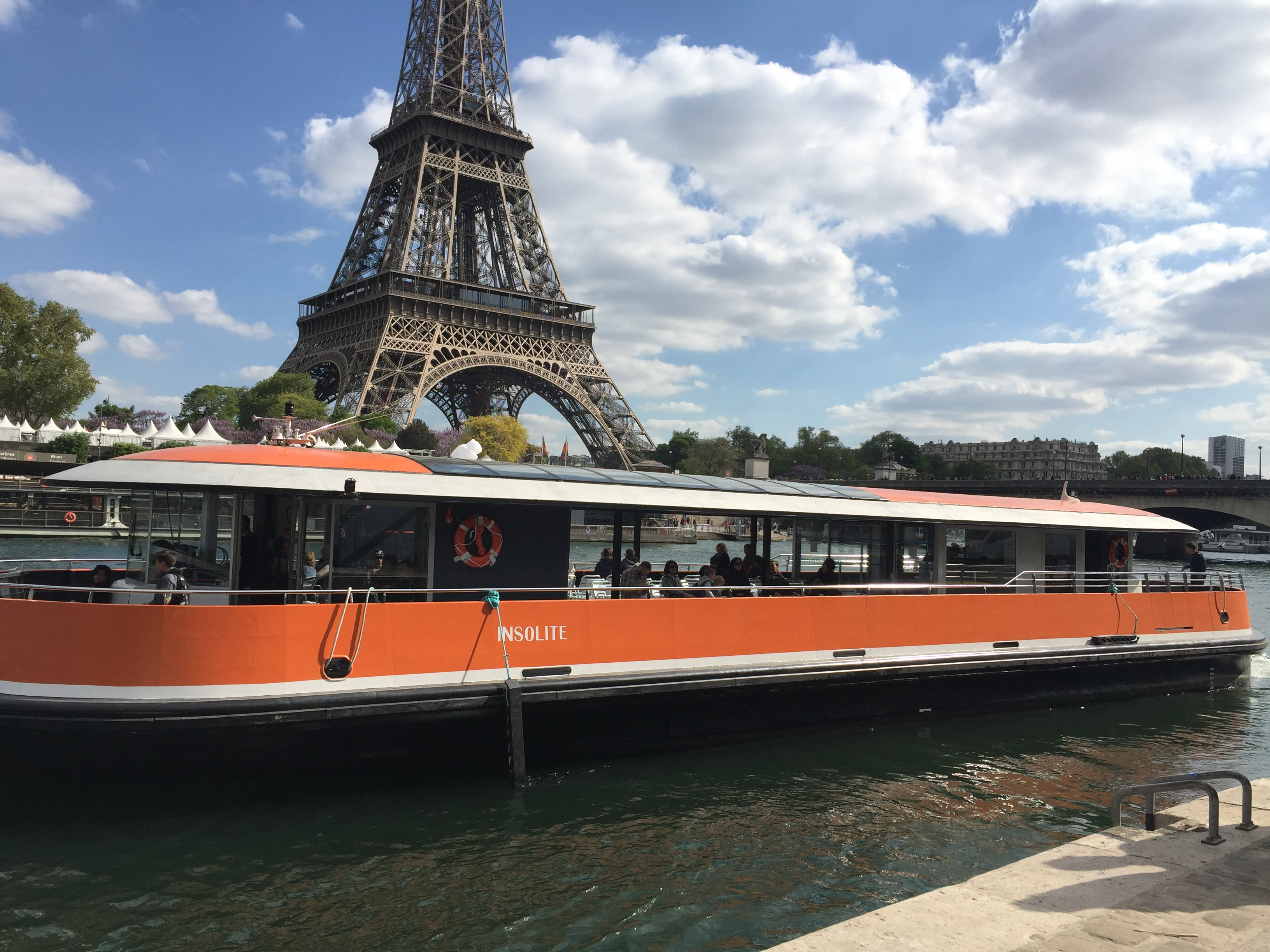 Croisiere-promenade-sightseeing-cruise-bateau- boat-visit-paris-centre-navigation-Insolite-tour-eiffel-tower